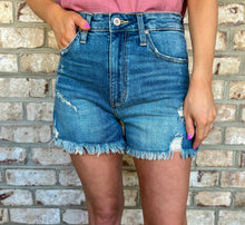 Load image into Gallery viewer, Noah Distressed Kan Can Shorts
