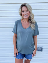 Load image into Gallery viewer, Lily Basic Knit Top // Olive
