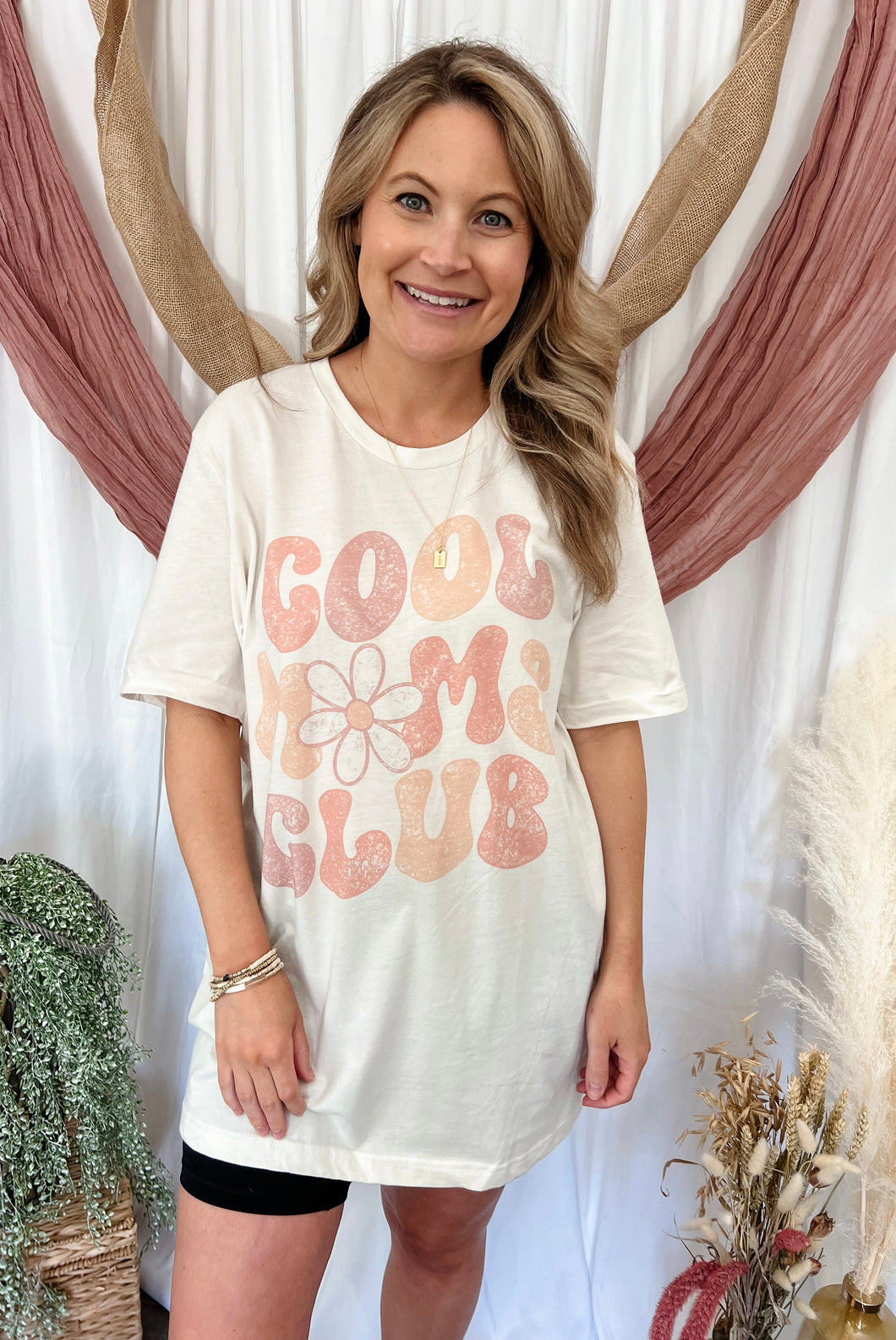 Oversized Cool Mom Graphic Tee