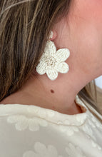 Load image into Gallery viewer, Ivory Flower Earring
