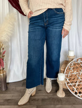 Load image into Gallery viewer, Josie Tummy Control Lovervet Jeans
