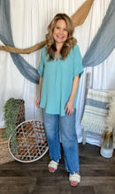 Load image into Gallery viewer, Rylee Top // Light Teal
